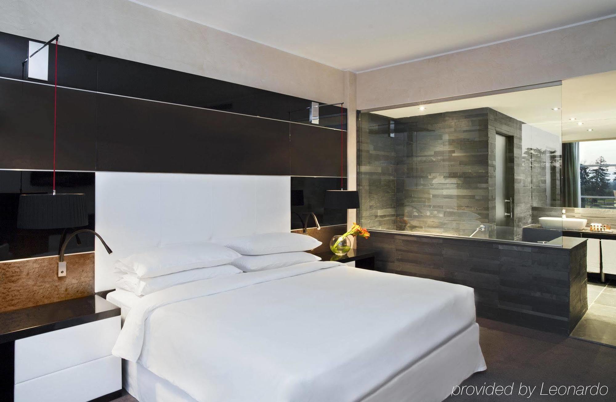 Hotel Sheraton Milan Malpensa Airport & Conference Centre 4*