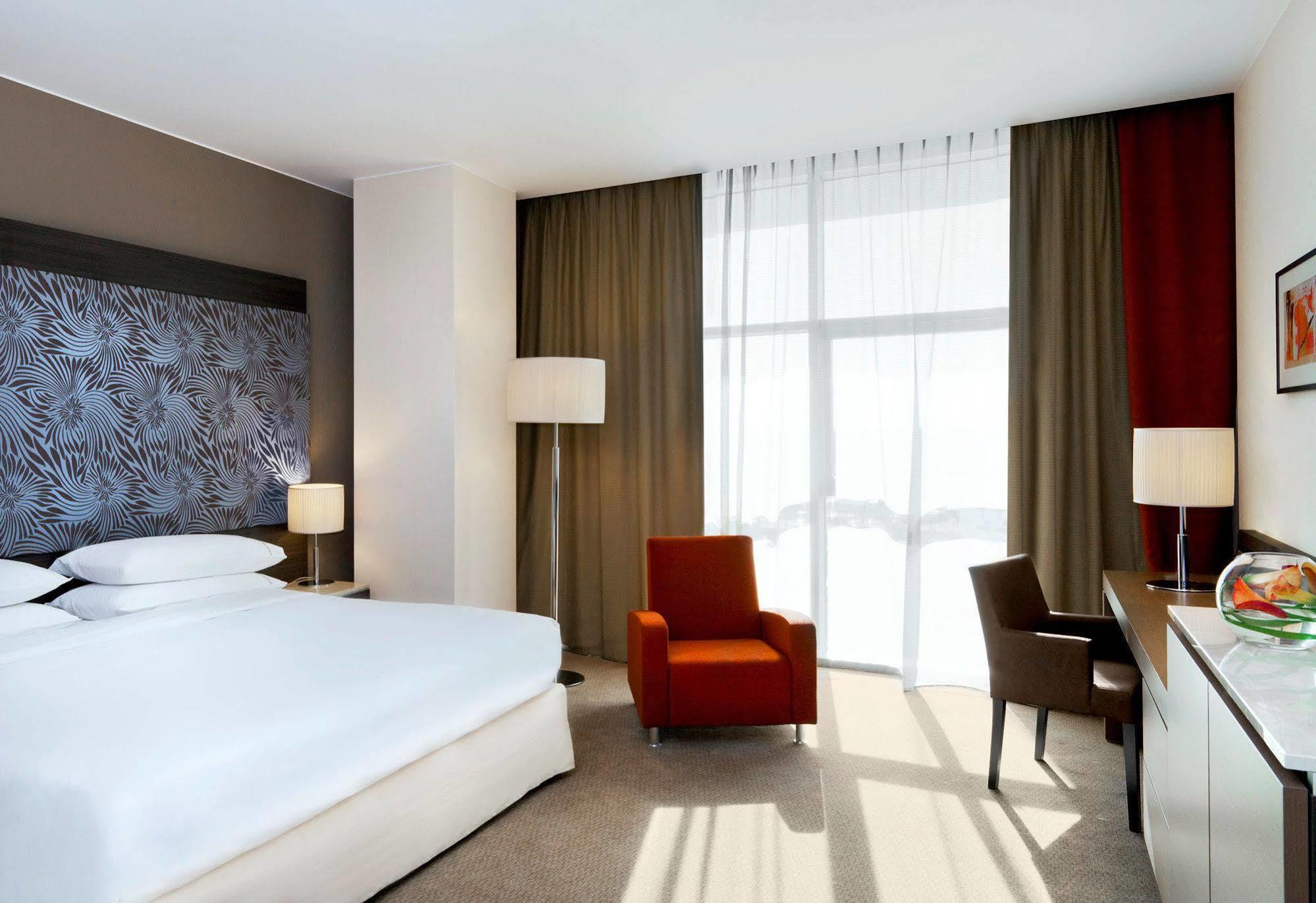 Sheraton Milan Malpensa Airport & Conference Centre 4* Ferno