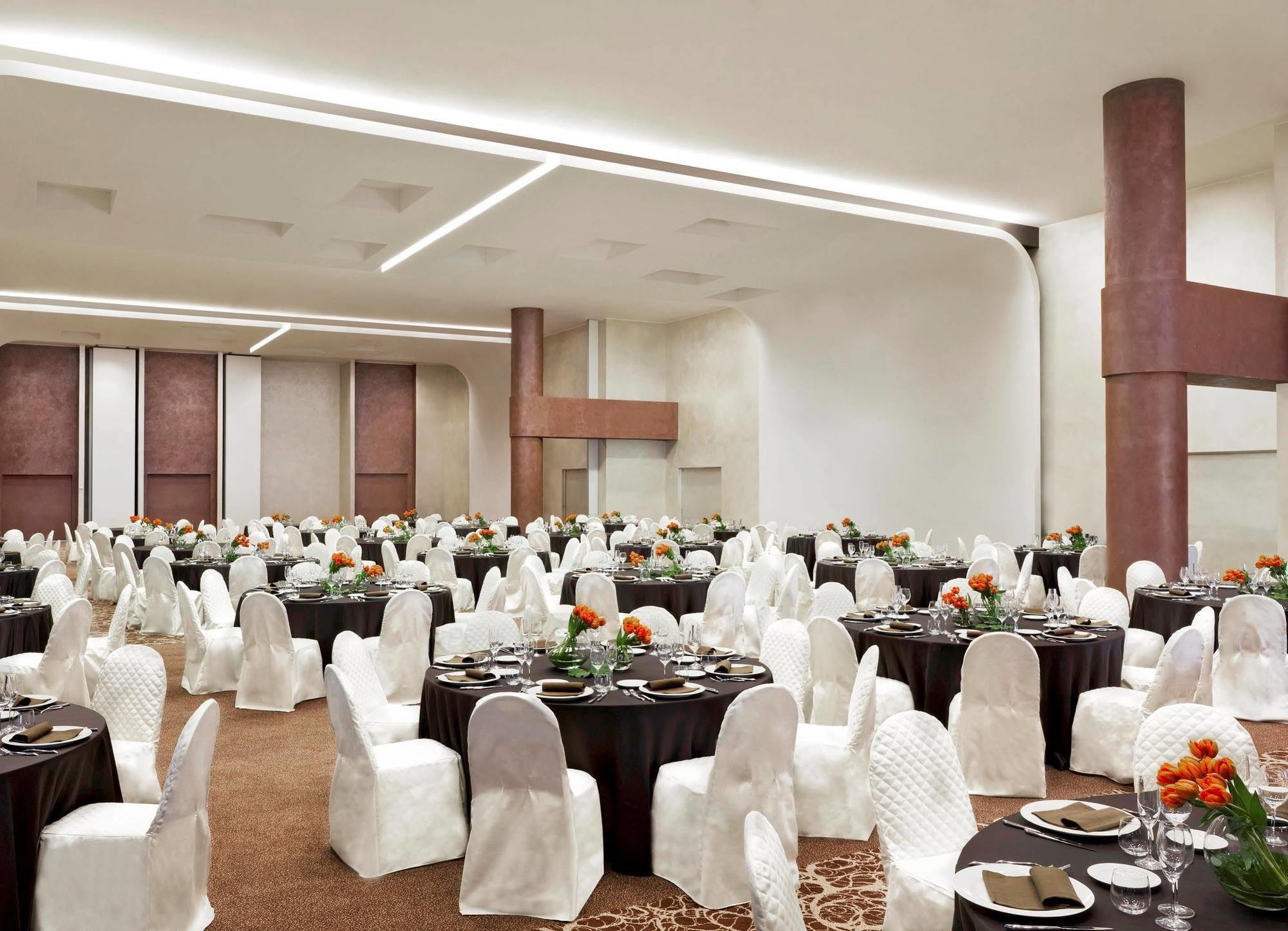 Sheraton Milan Malpensa Airport & Conference Centre Hotel 4*